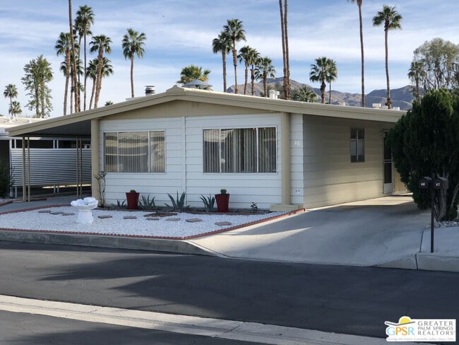Primary Photo - 86 Desert Rose Dr