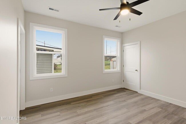 Building Photo - 818 W Anderson Ave