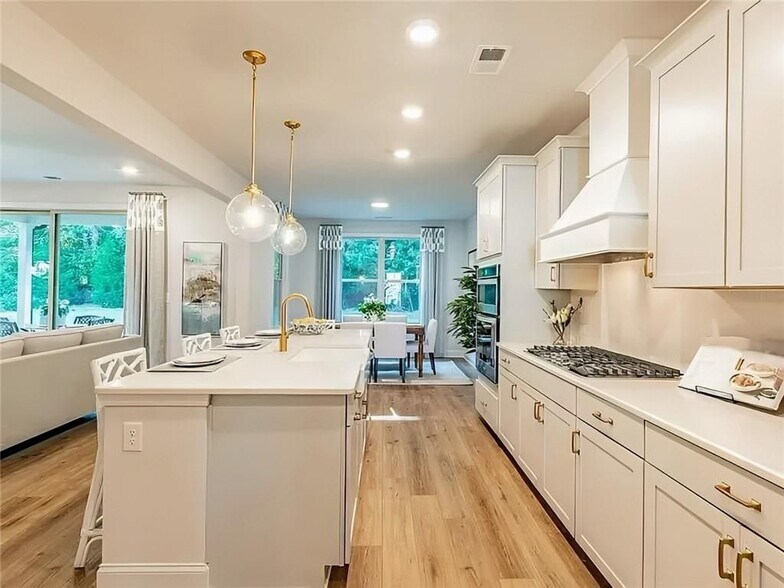 Building Photo - 7930 Tiberon Pkwy