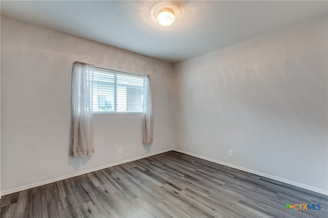 Building Photo - 309 Willow View