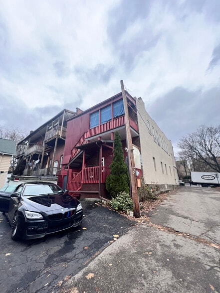 Building Photo - 135 W Market St