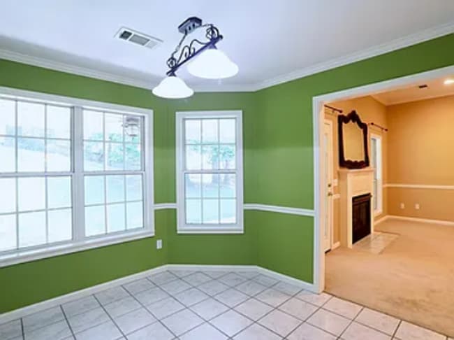 Building Photo - 3 Bed/2 Bath