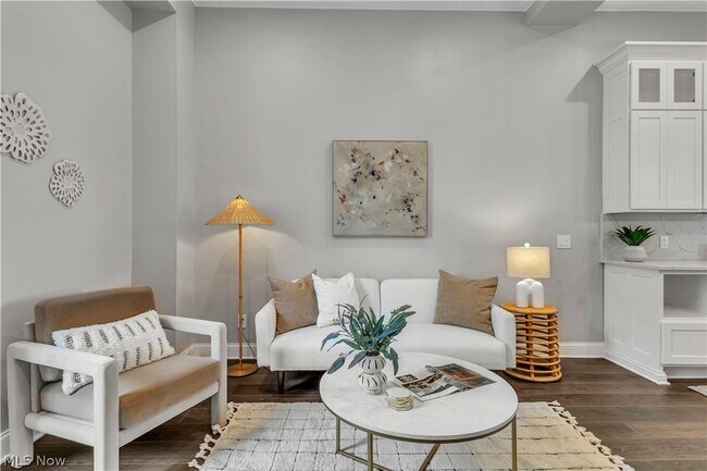 Building Photo - 2130 W 42nd St