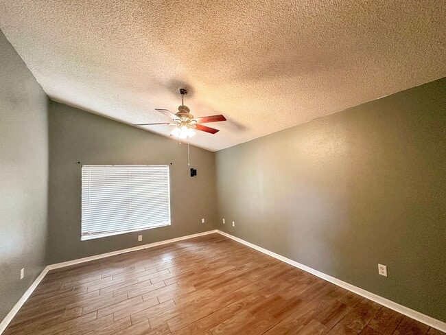 Building Photo - 3 Bedroom 2.5 Bath In Alafaya Woods