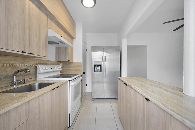 Building Photo - 550 NE 82nd Terrace