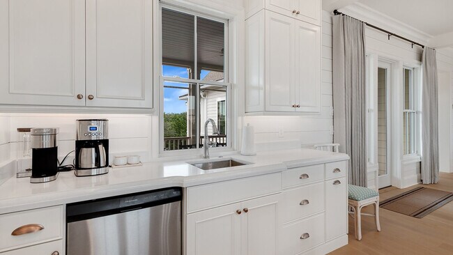 Building Photo - 1058 Debordieu Blvd