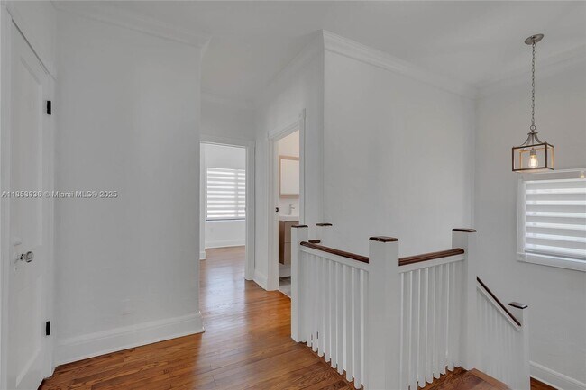 Building Photo - 2336 SW 17th St