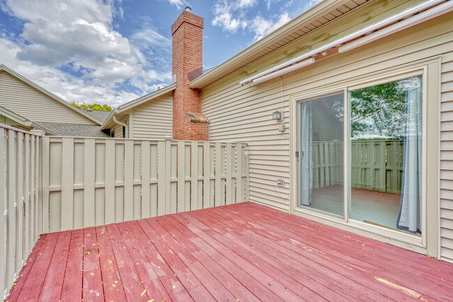 Building Photo - 6 Greenwood Park