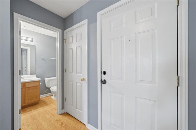 Building Photo - 247 Cottonwood Creek Cir