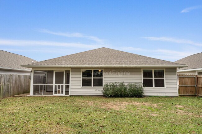 Building Photo - 515 E Marigold Dr