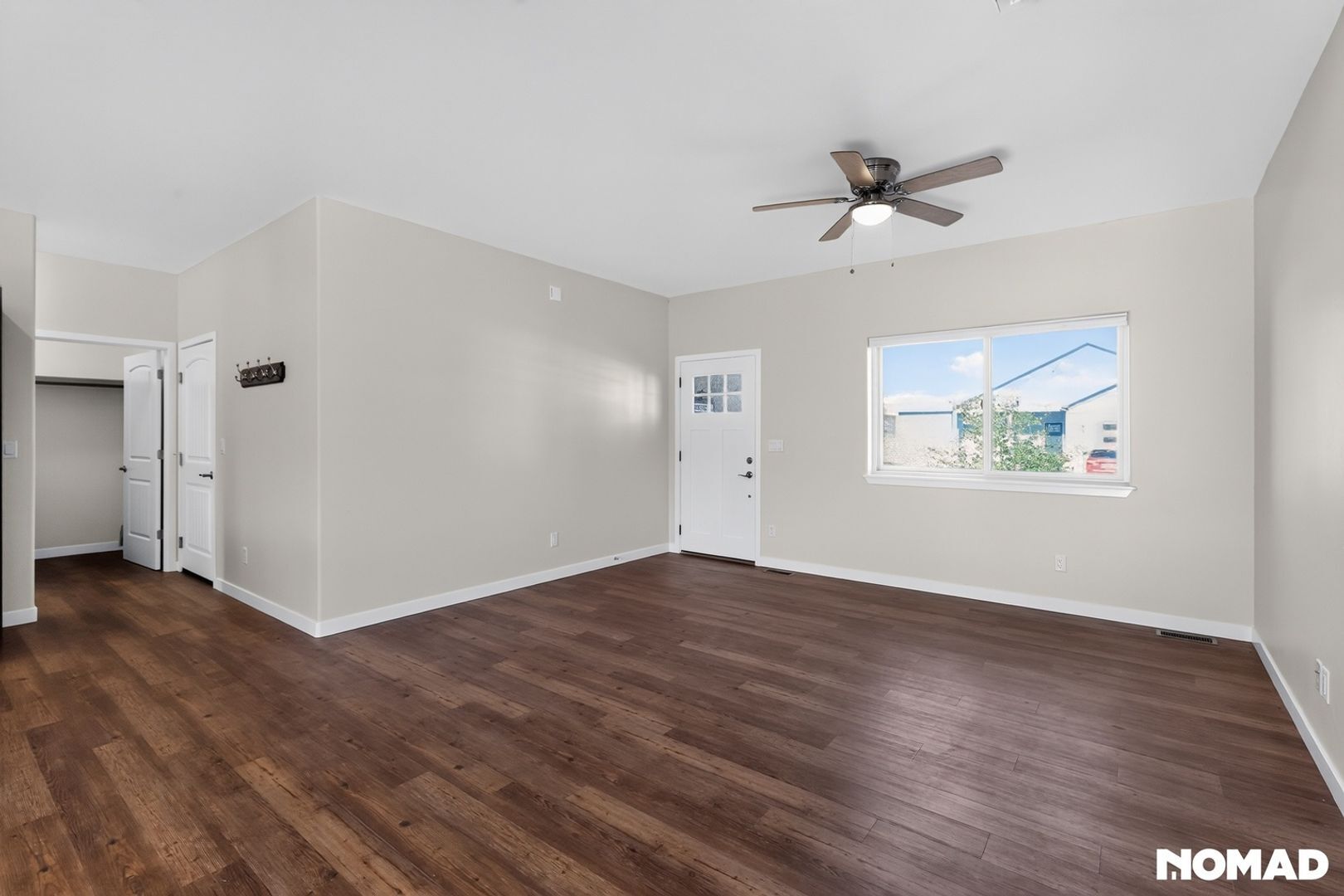 Building Photo - 910 Pilot Knob Ave