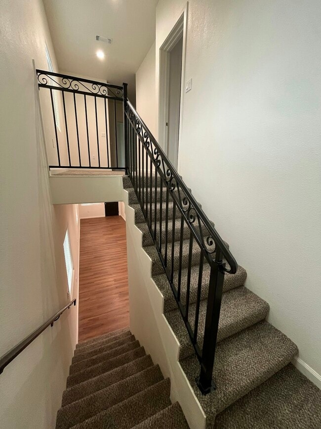 Building Photo - 4527 14th Ave