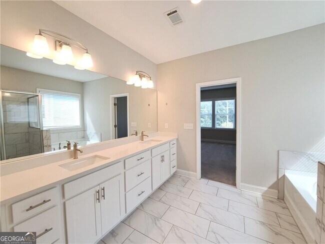Building Photo - 637 Stan Hope Ln