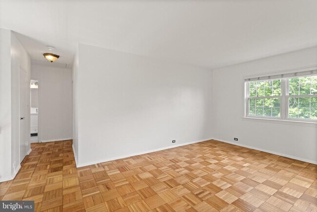Building Photo - 3282 Martha Custis Dr