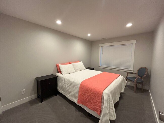 Building Photo - 5 Bedroom 3.5 Bathroom, plus bonus room, Home in Lehi Utah!