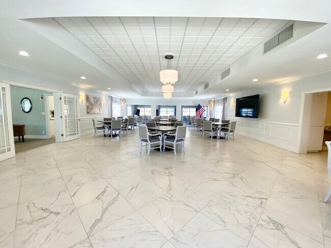 Building Photo - 2871 N Ocean Blvd