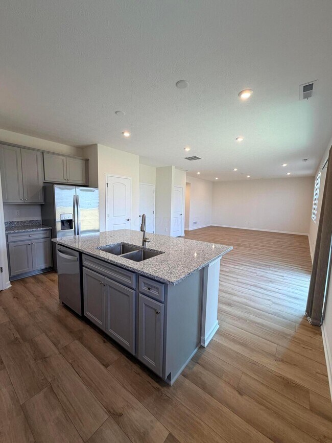 Building Photo - 1315 Red Tail Pl