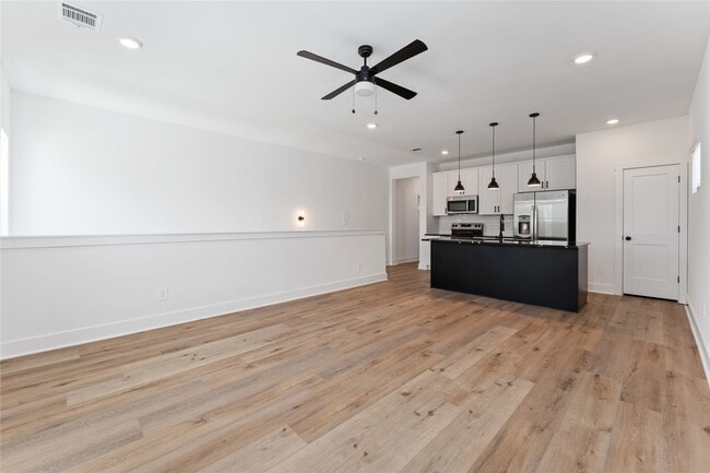 Building Photo - 8023 Cora St