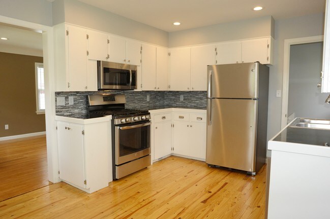 Building Photo - 1030 Veto St NW