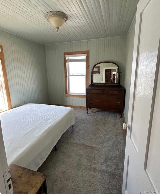 Building Photo - 2898 Edgemere Dr