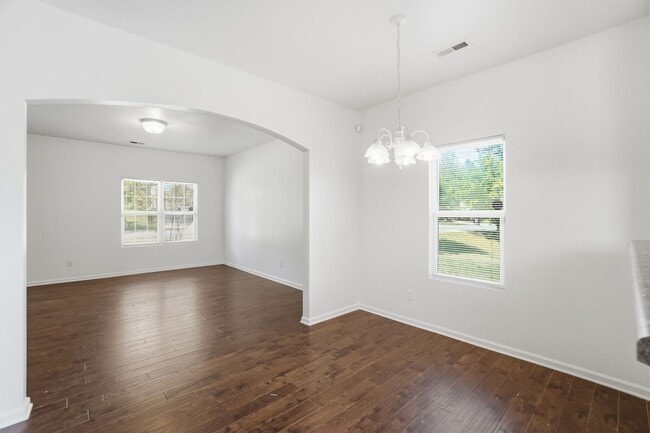 Building Photo - 4-bedroom with Water Front View