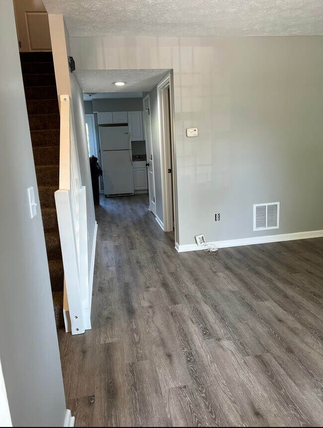 view from front door to kitchen - 4920 Drayton Rd