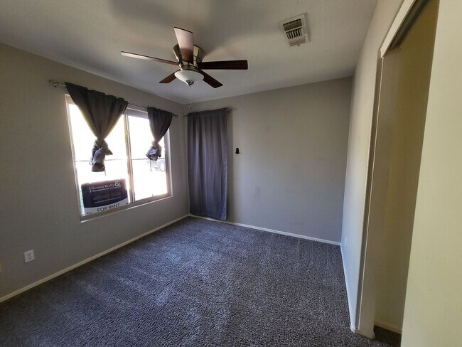 Building Photo - COMING SOON...EXCELLENT 3 BED 2 BATH HOME ...