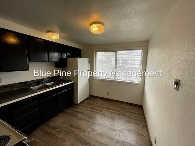 Building Photo - 450 H St