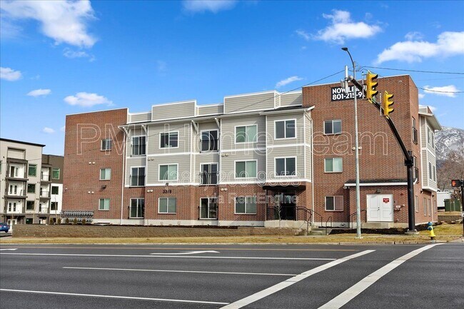 Building Photo - 3378 Washington Blvd