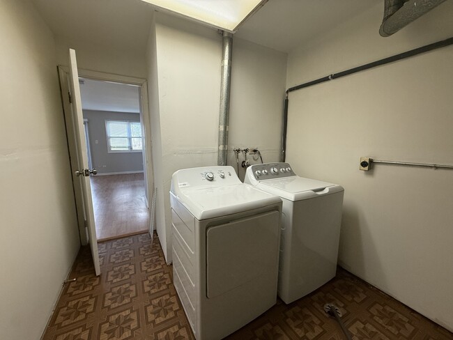 Building Photo - 371 Payson Cir