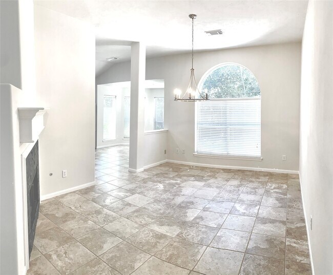Building Photo - 6 Tivoli Garden Ct