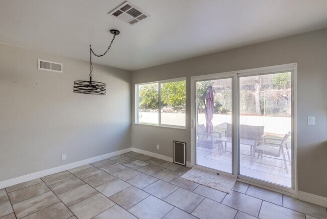 Building Photo - Single Level Poway Home on a Corner Lot