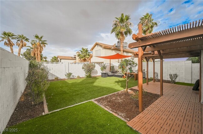 Building Photo - 1640 Crystal Shadows Cir