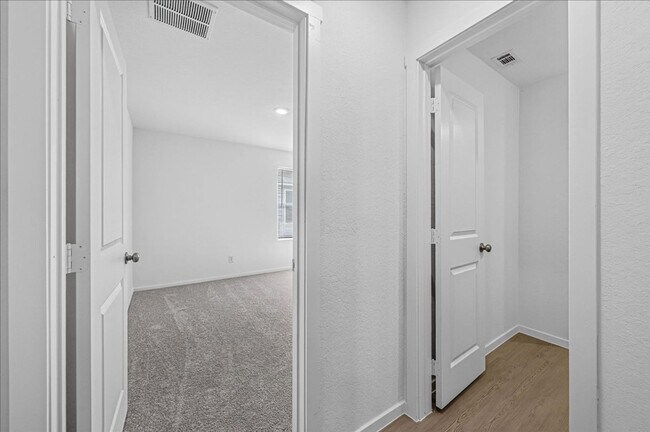 Building Photo - 1314 Lady Yoli St