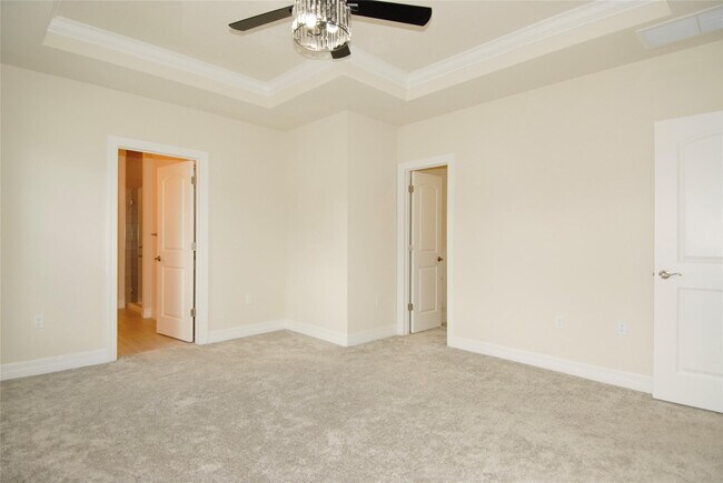 Building Photo - 4628 Pinehurst Trl E