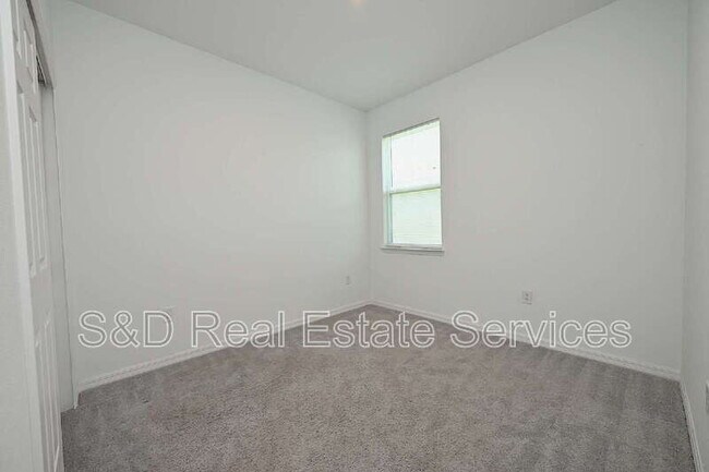 Building Photo - 685 Crown Rose Dr