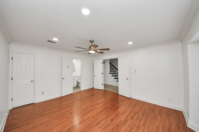 Building Photo - 1719 Saddlecreek Dr