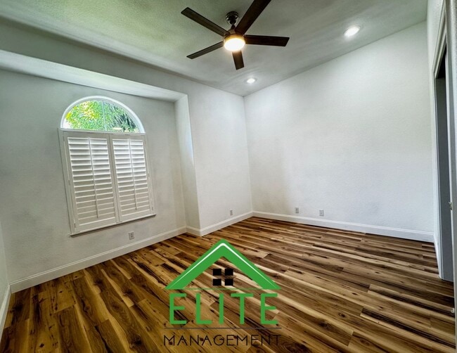 Building Photo - **Stunning Custom Home with Solar and Pool in Prestigious Granite Bay Neighborhood**