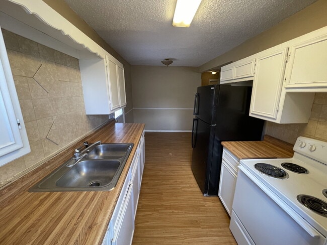 Building Photo - Cozy Two-Bedroom Home Conveniently Located in Central Lubbock!