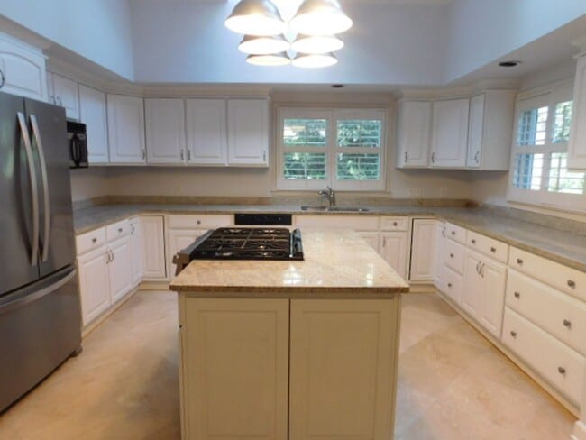 Building Photo - Expansive Unfurnished Spanish Wells Home Available for Rent