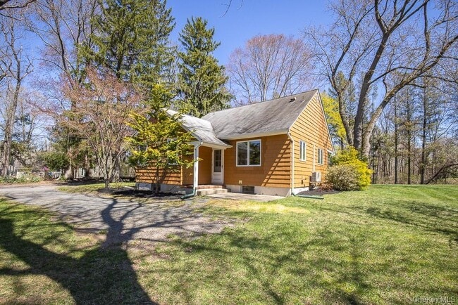 Building Photo - 644 Gilbert Ave