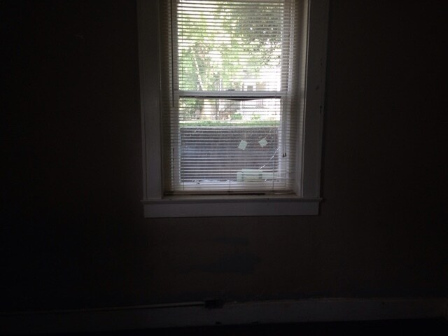 Building Photo - 1 BD, 1 BA in the City of Maryville