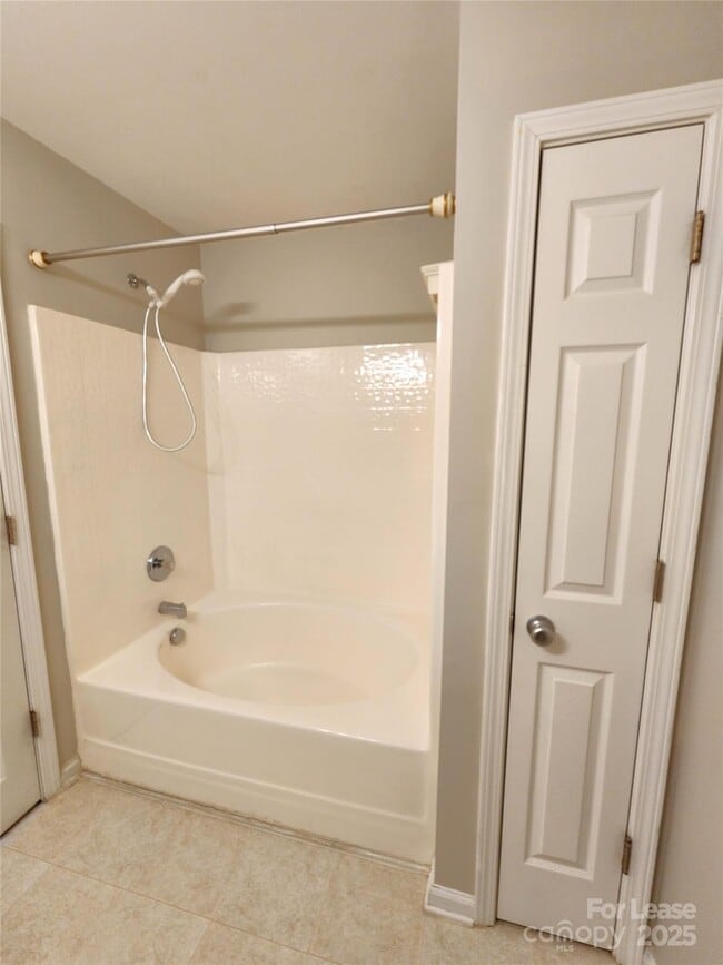 Building Photo - 8223 Chaceview Ct