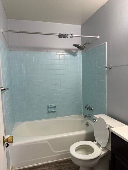 Building Photo - 4112 Ashmore Dr