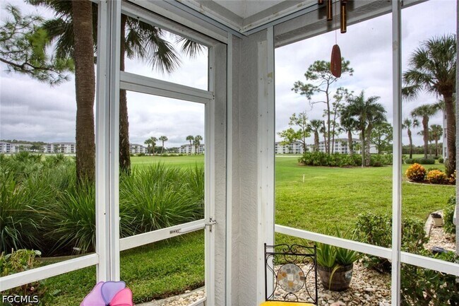 Building Photo - 8076 Queen Palm Ln