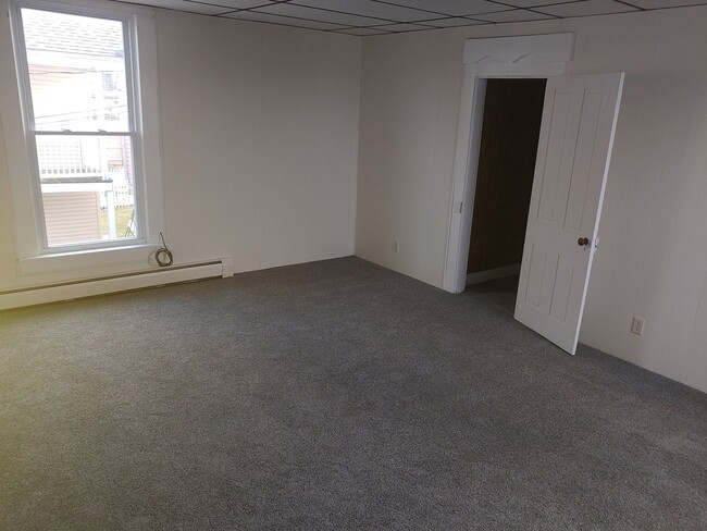 Building Photo - 60 N Main St