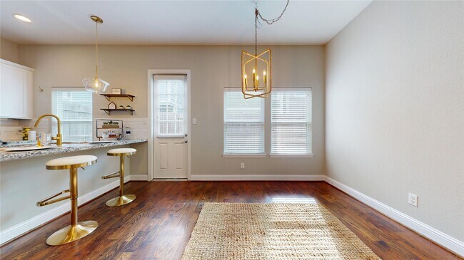 Building Photo - 5430 Camaguey St