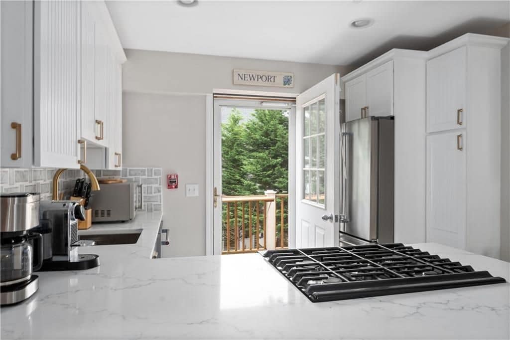 Building Photo - 22 Stockholm St