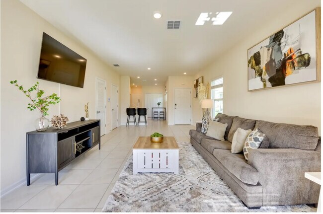 Building Photo - 89 Pomona Way