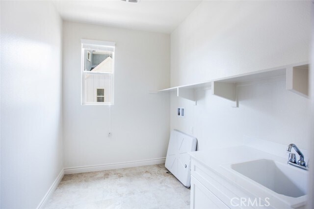 Building Photo - 198 Frame